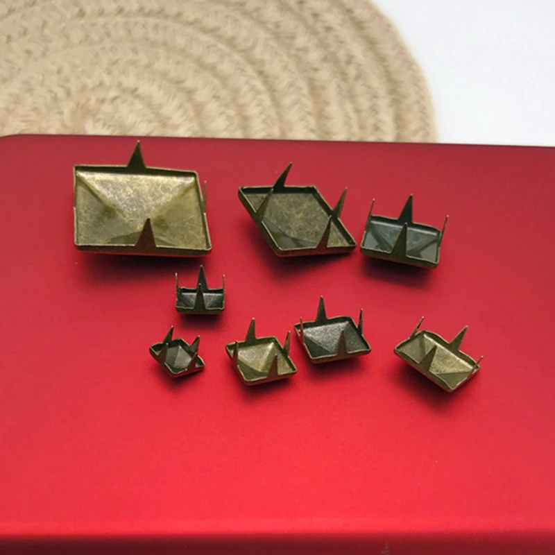 Bronze Pyramid 4 Claws Rviets For Leather Craft Square Rivet Studs And Spikes For Clothes Remaches Para Cuero Tachas Para Ropa