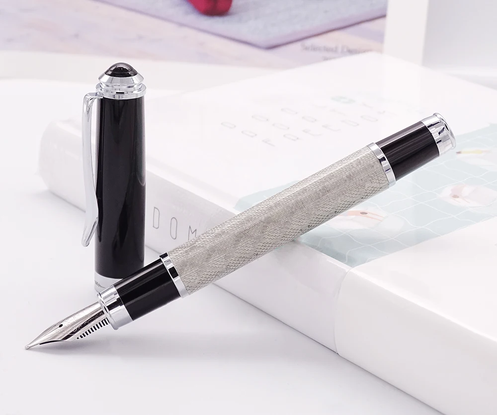 

Fuliwen Carbon Fiber Fashion Fountain Pen Medium Nib 0.7mm , Advanced Bevel Silver Grid and Black Cap Writing Pen for Office