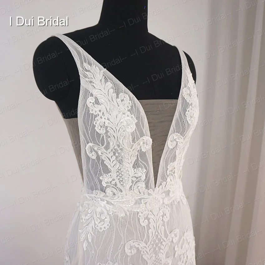 Scollo A V Boho Abiti Da Sposa UNA linea di Pizzo Appliqued Unico di Disegno di Nuovo Stile Split Leg