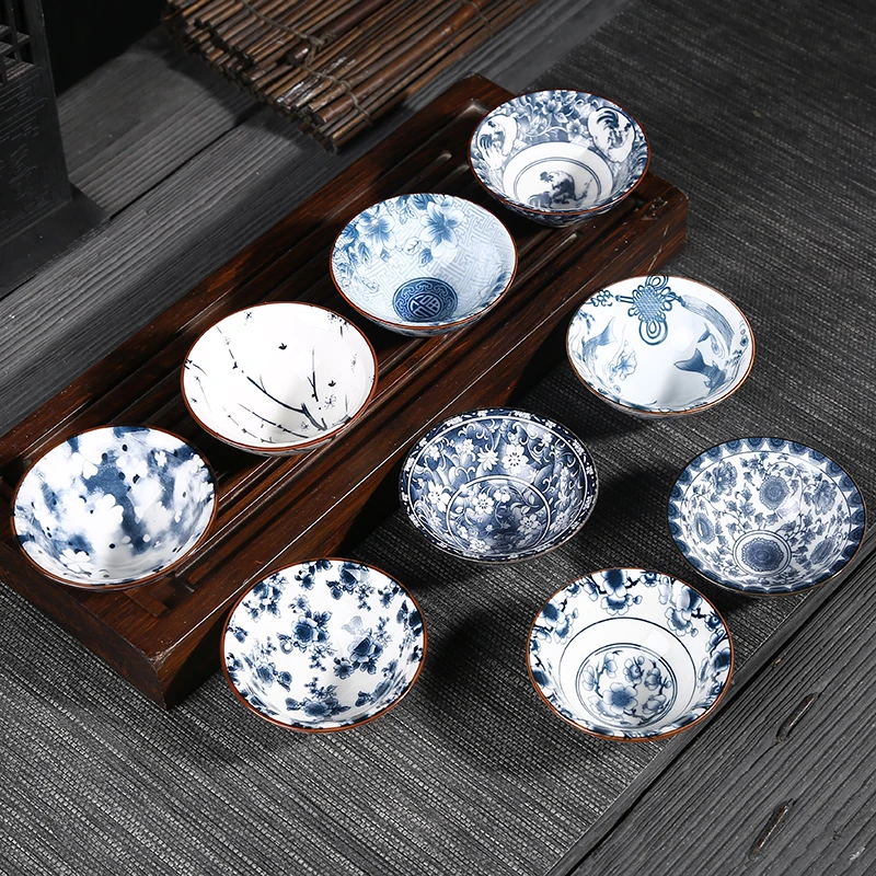 

6Pcs/set Blue And White Porcelain Kung Fu Tea Cup Set Chinese Ceramic Drinkware Retro Tea Cup Gaiwan Creative Gifts Random