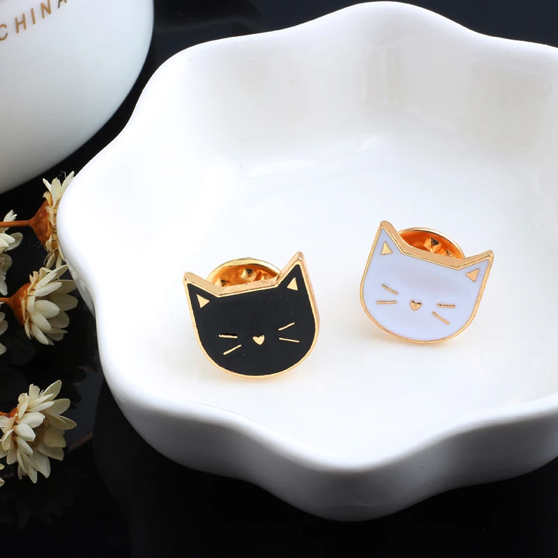 Cute Cat Brooches Cartoon Black White Cat Enamel Pins For Girls female Pin Jackets Backpack Accessories Brooches Jewelry Gifts