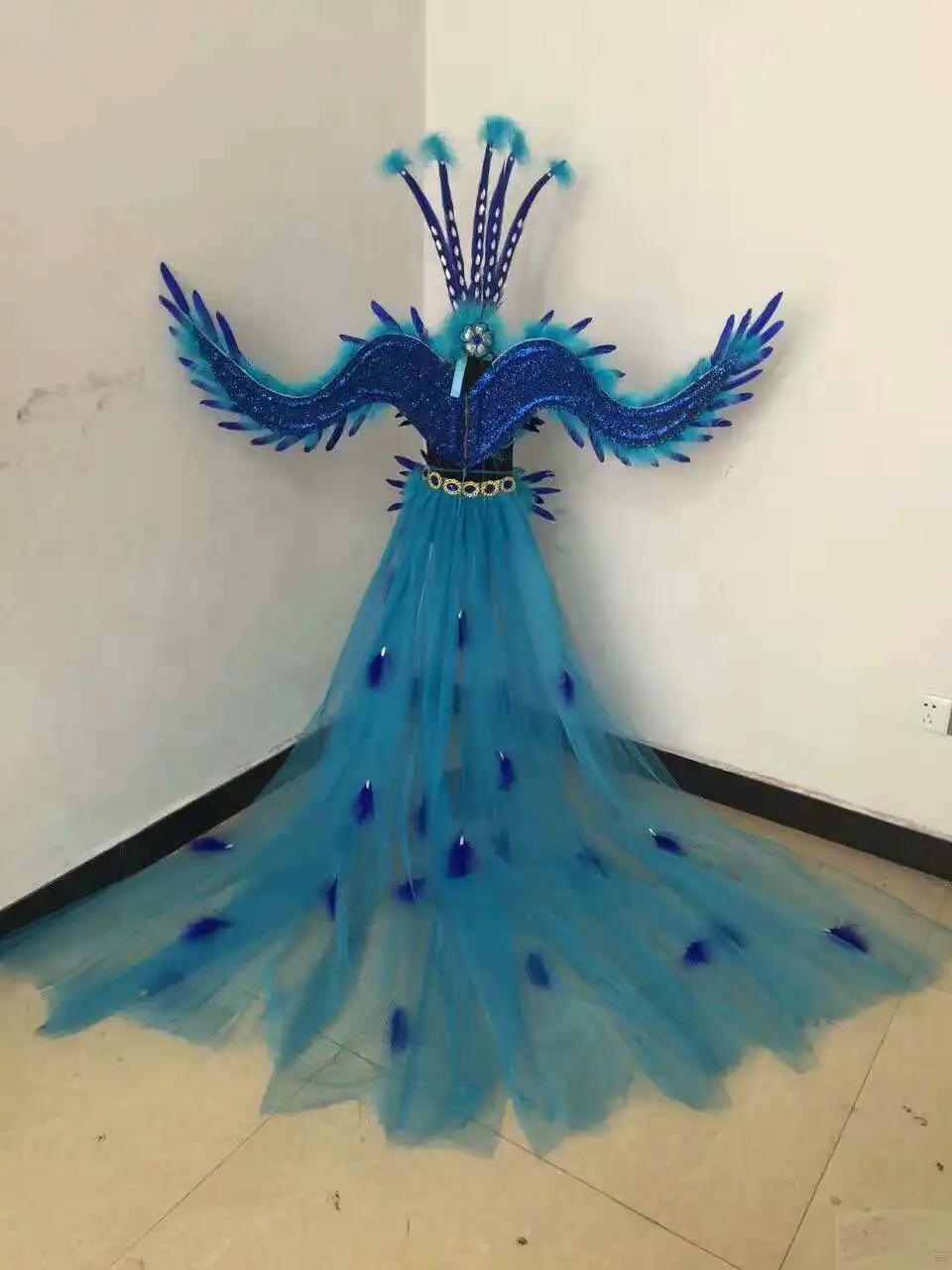 Bikini girls stage shows feather long dresses exaggerated feather backpack cosplay feather costumes for girl