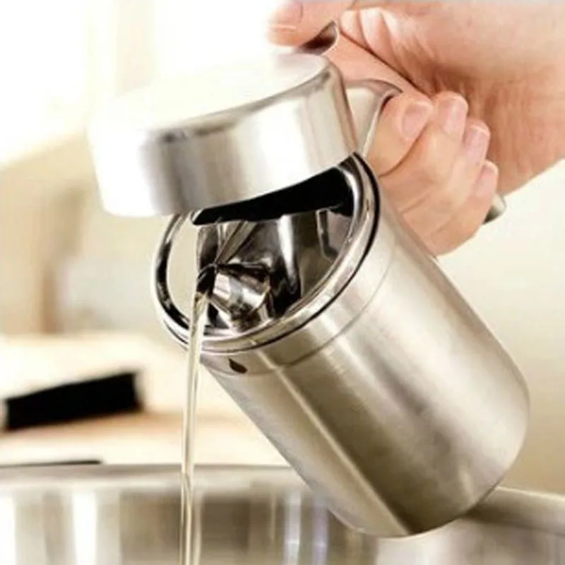 

Stainless Steel Oil Dispenser 500 ml Kitchen Oil Container Round Shape of Cooking Oil Container