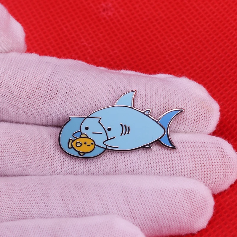 Cute fish enamel pin cartoon funny aquarium brooches sea animal badge creative gift for kids girls jackets backpack accessories