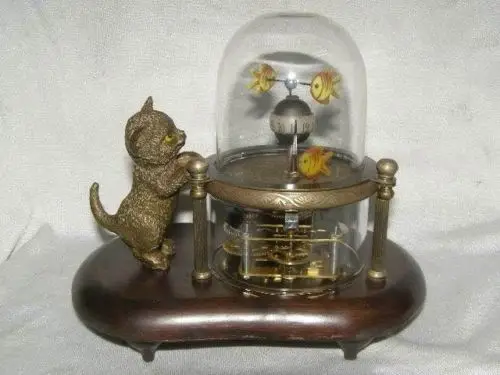 

Elaborate Wonderful fish-pot glass machine clock with cute cat