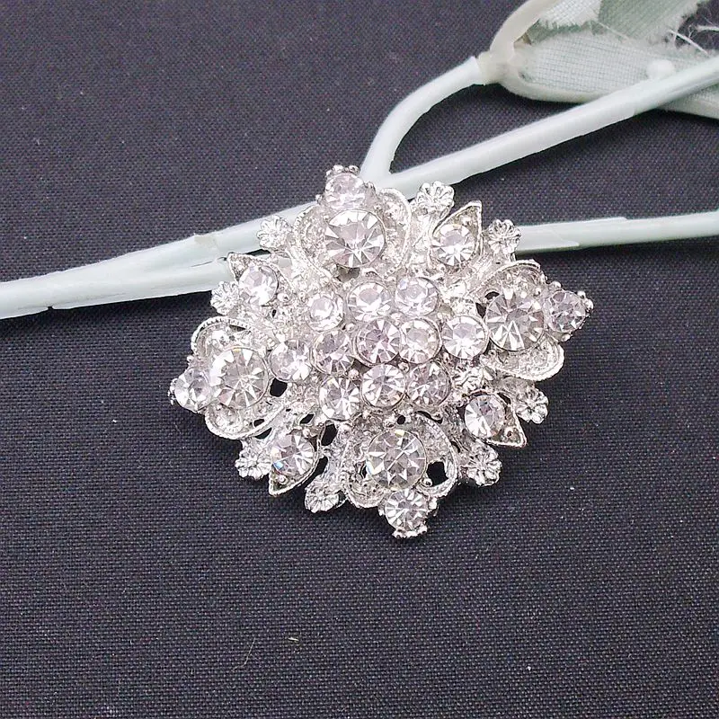 New Fashion Small Design Rhodium Plated Crystal Rhinestone Alloy Flower Pin Brooch For Girls Wedding 2018 Hot Item No.: BH7315