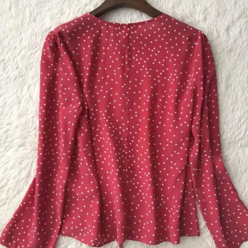 חולצות וחולצות