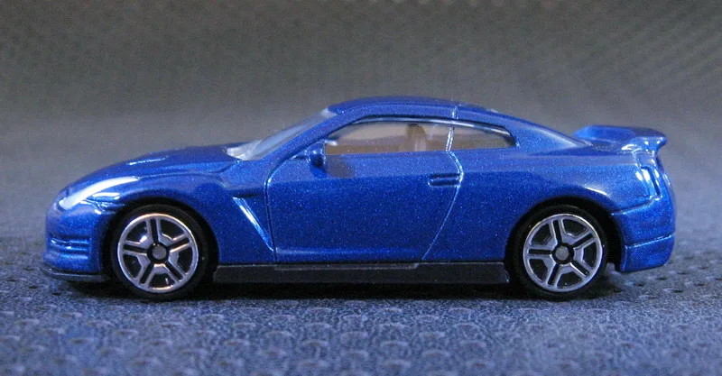 N orev 1:64 Niss an Skyline GT-R R35 boutique alloy car toys for children kids toys Model gift bulk 