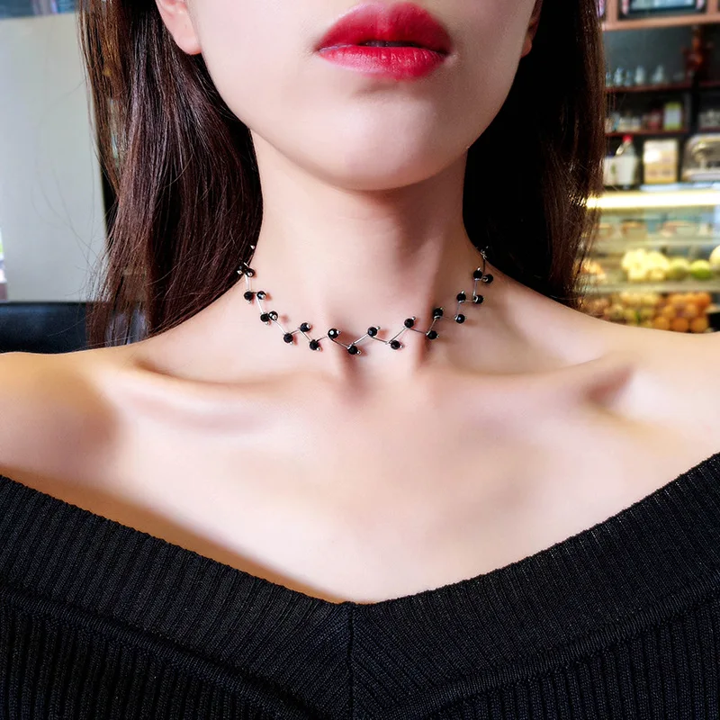 New Korean Version Of The Simple Wild Black Crystal Short Clavicle Chain Female Jewelry Beaded Fashion Necklaces & Pendants