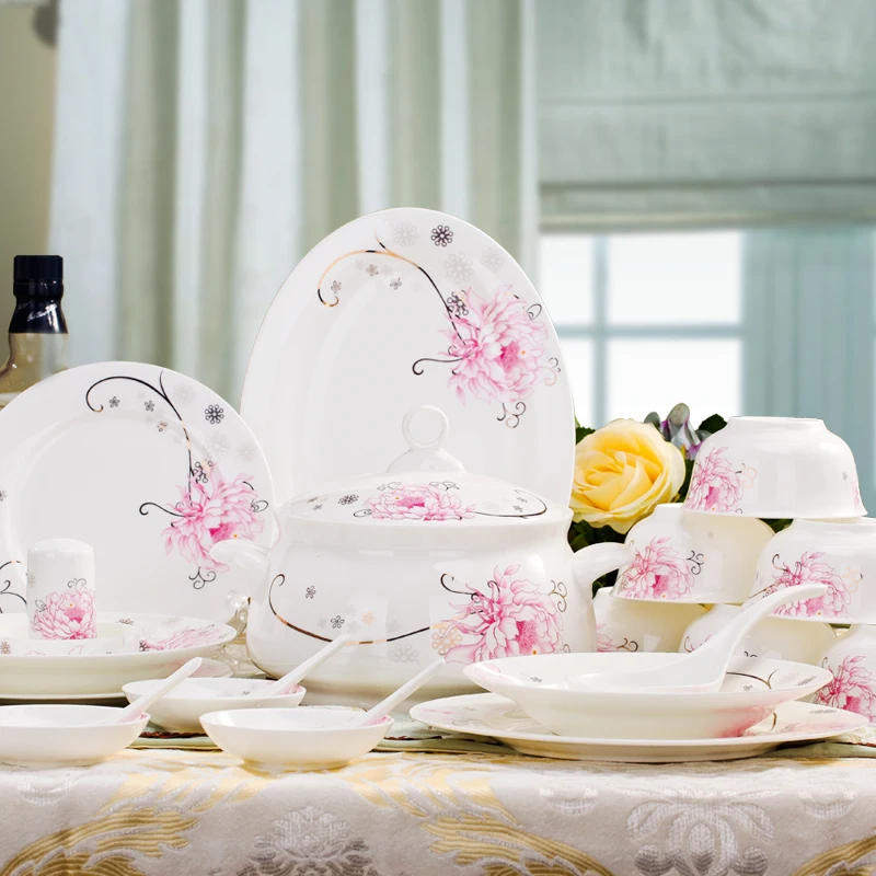 [cool summer] Jingdezhen ceramic dishes in European luxury Phnom Penh bone china tableware set