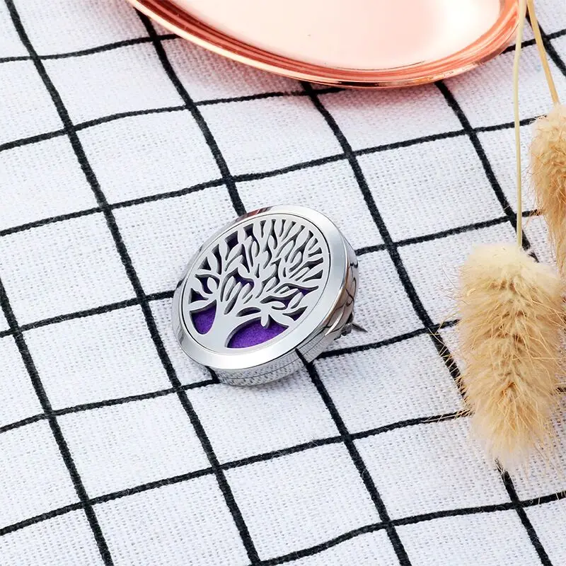 Aromatherapy stainless steel Tree of life Perfume Aroma Diffuser Locket Essential Oil Diffuser Brooches with 1pcs Pad