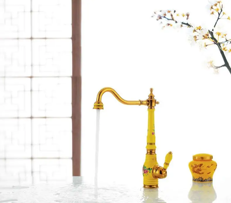 Wandarmatuur brons van messing met dubbele handgrepen van keramiek 360° draaibaar, kraan voor keuken in vintage stijl, houder warm en koud Wandarmatuur brons van messing met dubbele handgrepen van keramiek 360° draaibaar, kraan voor keuken in vintage stijl, houder warm en koud