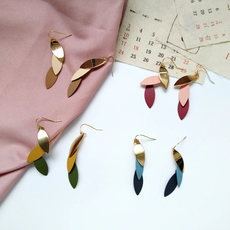 Unique personality and colorful color matching ear hook fashion ladies earrings Fashionable gift earrings wholesale