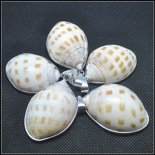 

2PCS Nature Babylonia Areolata Shell Pendants Mother Of Pearl For Necklace Making Accessories Tourism Beach Gifts