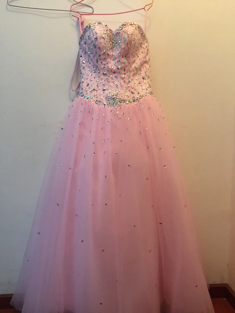 New Sweetheart Pink Blue Ball Gown Quinceanera Dresses Tulle Crystal Beads Sweet 16 Dress Long Prom dress Vestidos De 15 Anos