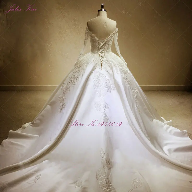 列車のウェディングドレス,ロマンチックなカスタムドレス,ハート型のボールガウン,アップリケ,レースの刺embroidery,長袖,アイボリーのブライダルスカート