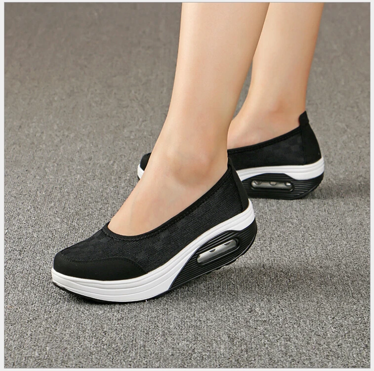 

Casual shoes women 2023 Hot Comfortable Breathable Mesh Platform Women Shoes Shook His Slimming Shoes