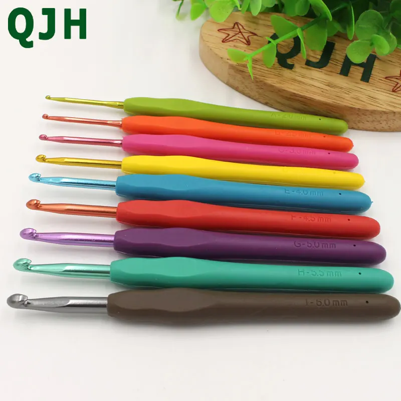 QJH Brand Crochet Hooks Set 9pcs in Sizes 2.0MM-6.0MM TPR Soft Plastic Handle knitting Needle Best Graft Gifts For Mom and Her