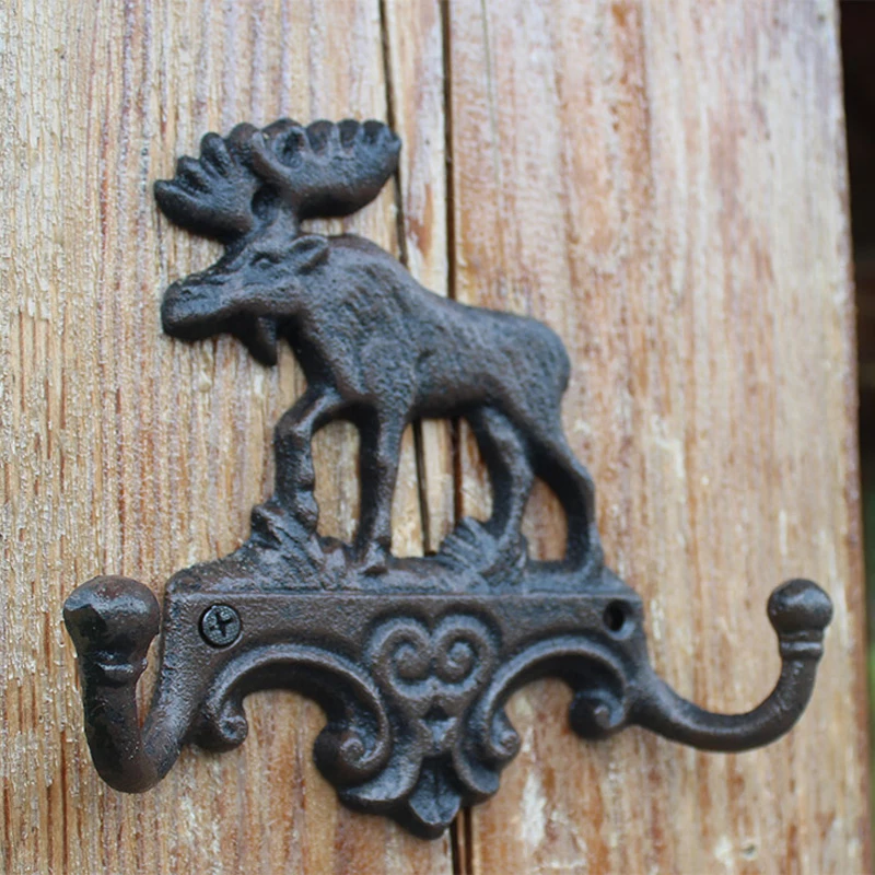 Vintage Reindeer Walking On Lawn Cast Iron Wall Hook With Two Hangers European Home Garden Decor Xmas Reindeer Metal Wall Hooks