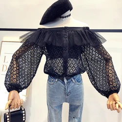 2020 Herfst Nieuwe Vrouwelijke Slash Hals Mesh Ruches Kant Shirts Vrouwen Off Shoulder Lange Mouwen Hollow Shirt Vrouwen Mode blouse