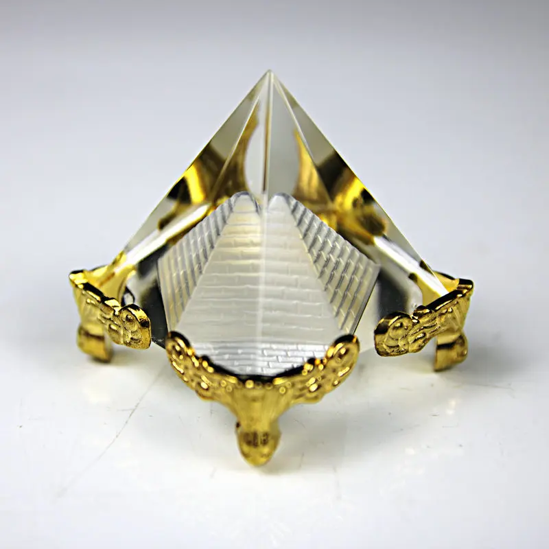 Exquisite 4cm Crystal Pyramid With Gold Stand Egyptian Pyramid Figurines Glass Crafts Gift Home Decoration