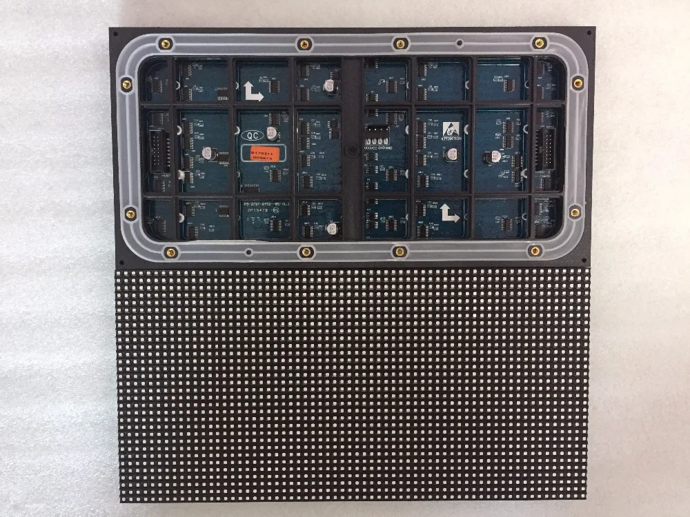 P5 Buiten Waterdicht Full Color Led Display 64X32 Pixel 320X160Mm Paneel 1/8 Scan Smd 2727 Rgb P5 Led Module Video Wall Hd Paneel