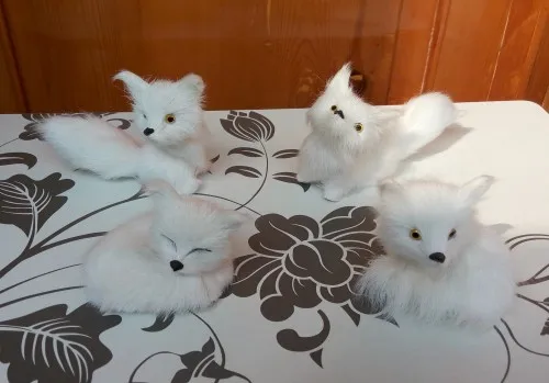 4 pieces a set mini simulation white fox model resin&fur small fox toys gift 1165