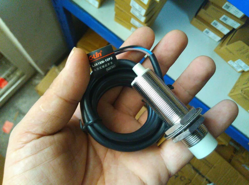 

Brand new original authentic C-Lin LJA18M-10P2 DC three-wire PNP normally closed inductive proximity switch
