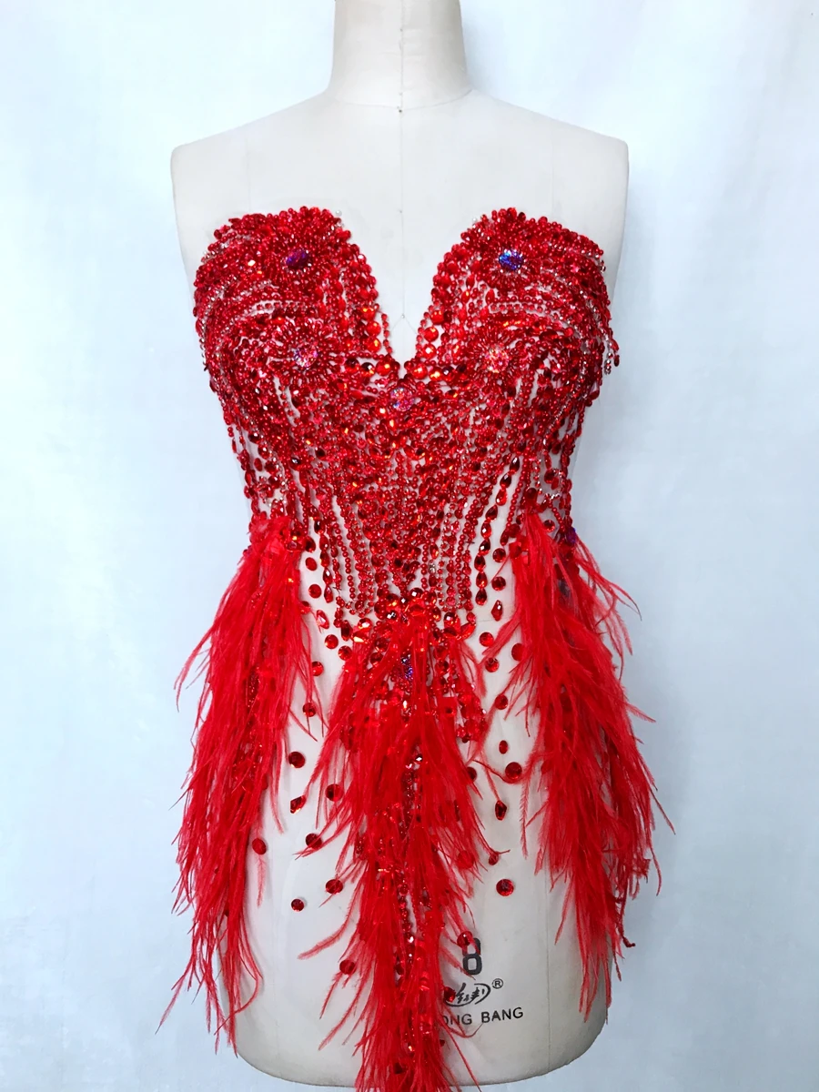 Fatto a mano rosso cucire su strass applique piume di struzzo decorazione finiture patch 66*34cm per abito da sposa accessorio 7 colori