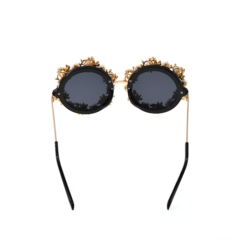 Baroque Sunglasses Women Brand Designer Retro Sunglasses Hollow Metal Flower Carving Fashion Accessories Lady Vintage Shades