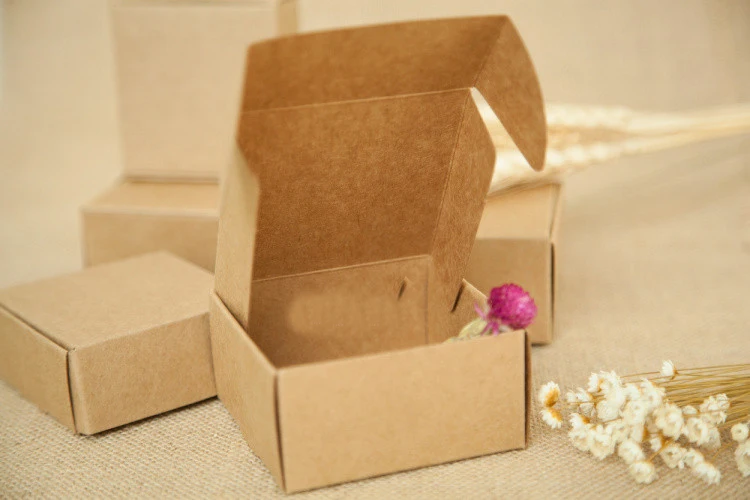 Boîte en papier kraft brun pour bonbons, nourriture, mariage, bijoux, cadeau, emballage, présentoir, bricolage, collier, matiques, rangement, 7x7x3cm, 50 pièces