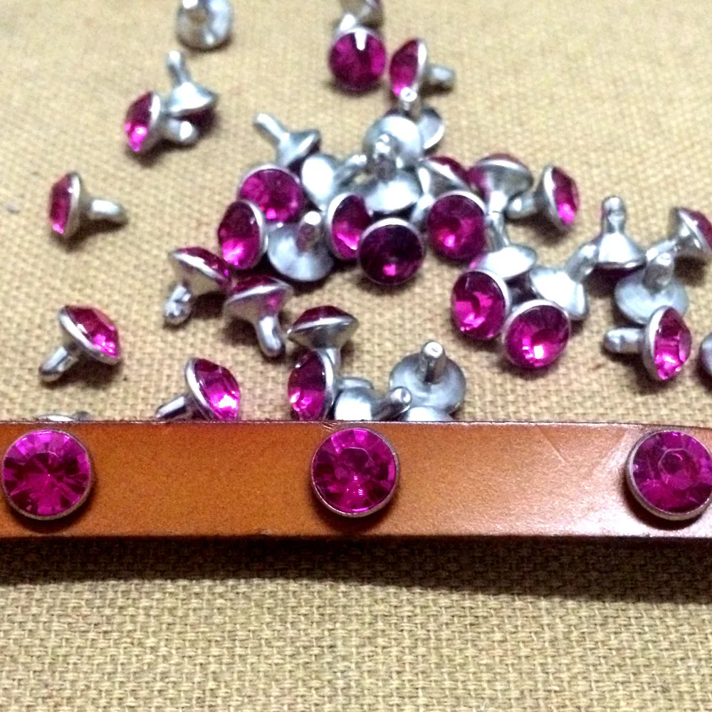 New 100Pcs/Lot 8mm Fuchsia Acrylic Crystals Rhinestone Rivets Silver Nailhead Spots Fuschia Studs Fit For Shoes Belt DIY