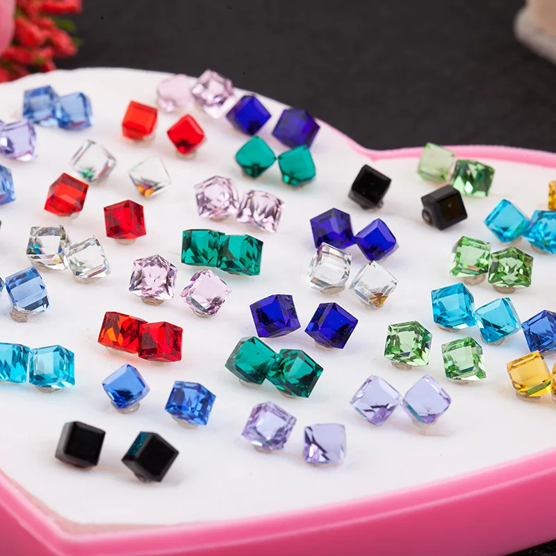 Womens Crystal Magnetic Earrings Water Cube Health Care Strong Magnetic Ear Stud Set Non Piercing Fake Earrings Best Gift