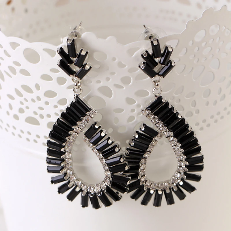 YFJEWE Popular Women Party jewelry Black Temptation Square Resin Earrings Female Black Sex Nightclub Shine Earrings #E142