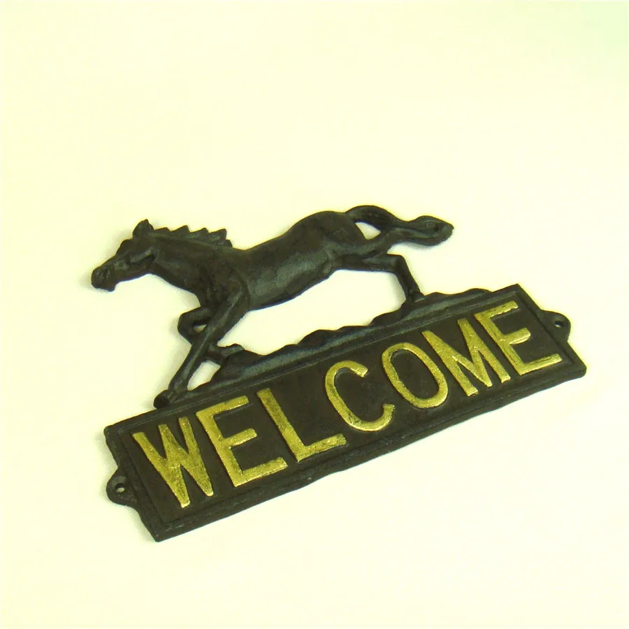 Cast Iron Horse Figurine Welcome Plaque Decorative Metal Mustang Statue Greetings Panel Ornament Craft for Door and Wall Decor