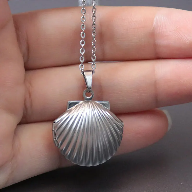 1pc Cute Lined Shell Photo Frame Pendant Necklace Stainless Steel Charms Locket Necklaces Women Men Fashion Memorial Jewelry