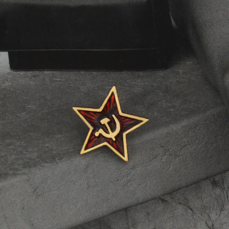 1pc Retro USSR symbol enamel pin Red Star Sickle Hammer Cold War Soviet CCCP Brooch Gift icon Badge lapel pin for coat cap