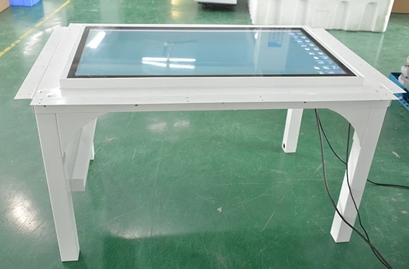 32 42 47 Inch Tft 32 "Multitouch Tafel Pc Totems Lcd Indoor Interactieve Ir Touch Screen Tafel