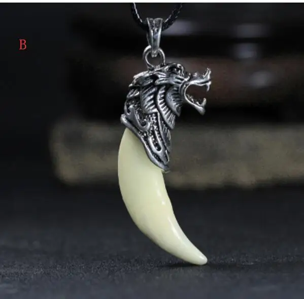 

Natural Wolf Toe Pendant Men's Necklace
