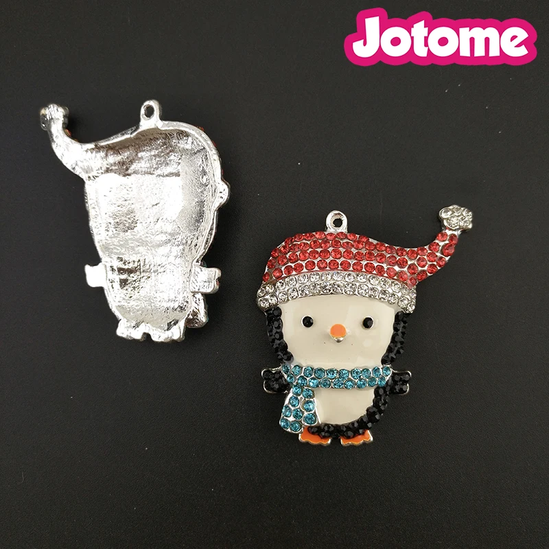 

Accept customized Pendant Silver Tone Winter Christmas Penguin Hat Rhineston Crystal And Enamel Chunky Brooch pendants