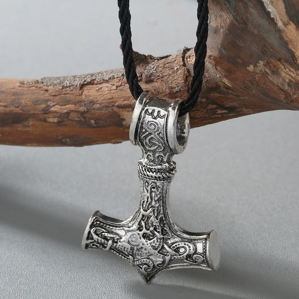 Cxwind Wolf Thors hammer Necklace Mjolnir Viking Odin Axe Head Hammer Scandinavian Pendant Norse Necklaces Men Retro Jewelry