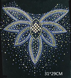 2 pz/lotto Big flower Hot Fix Strass motif Trasferimento di Calore disegno ferro sulle pietre di cristallo strass fix per la camicia cappotto