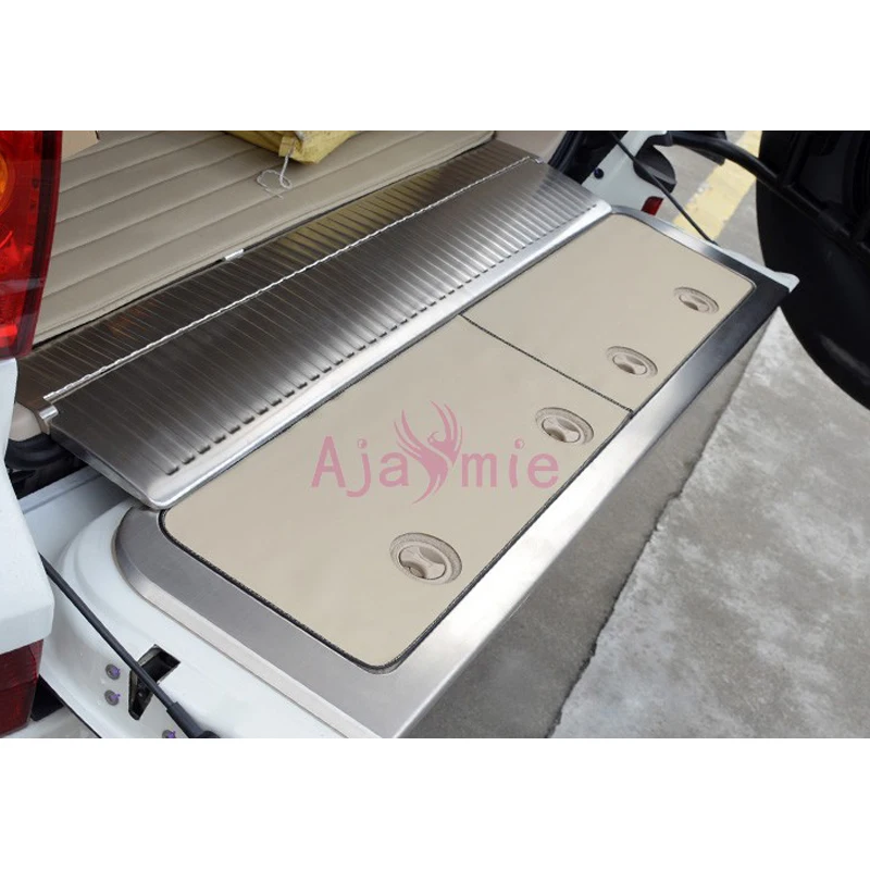 2008-2017 Rear Trunk Door Sill Interior Bumper #304 Stainless Steel Car-Styling For Toyota LC 200 Land Cruiser 200 Accessories