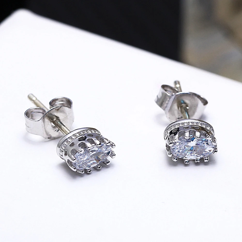 DreamCarnival 1989 Popular Style Stud Earings for Women High Quality Oval Zircon Princess Crown Shape Everyday Jewelry SE11560RB