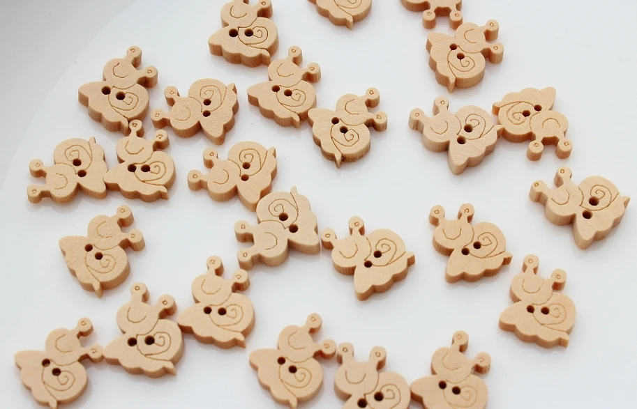 600pcs Smiling Snail Buttons, Wood,natural kawaii beads pendants Natural Wood Buttons - 20mm - 2 Hole Natural Wood