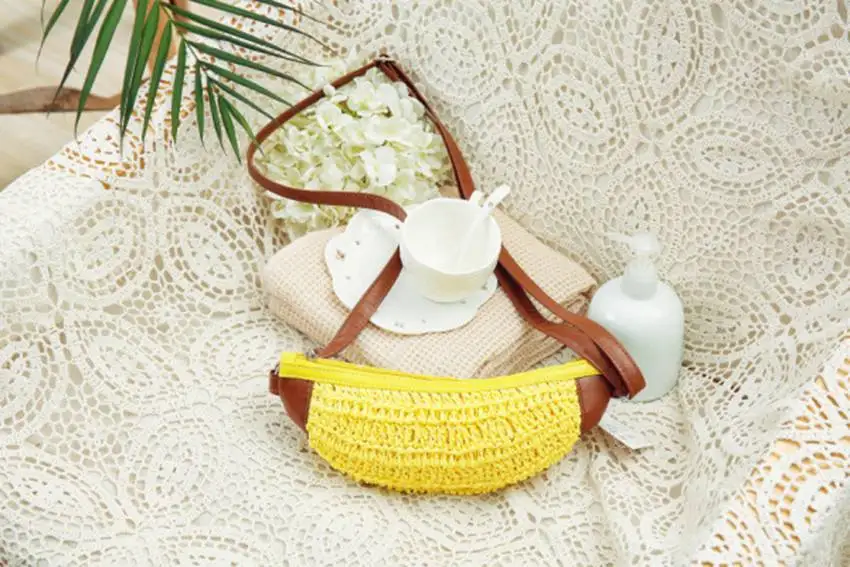 New banana Messenger bag fruit hand woven bag cute Kawaii straw bag national wind fashion retro holiday beach sandbags