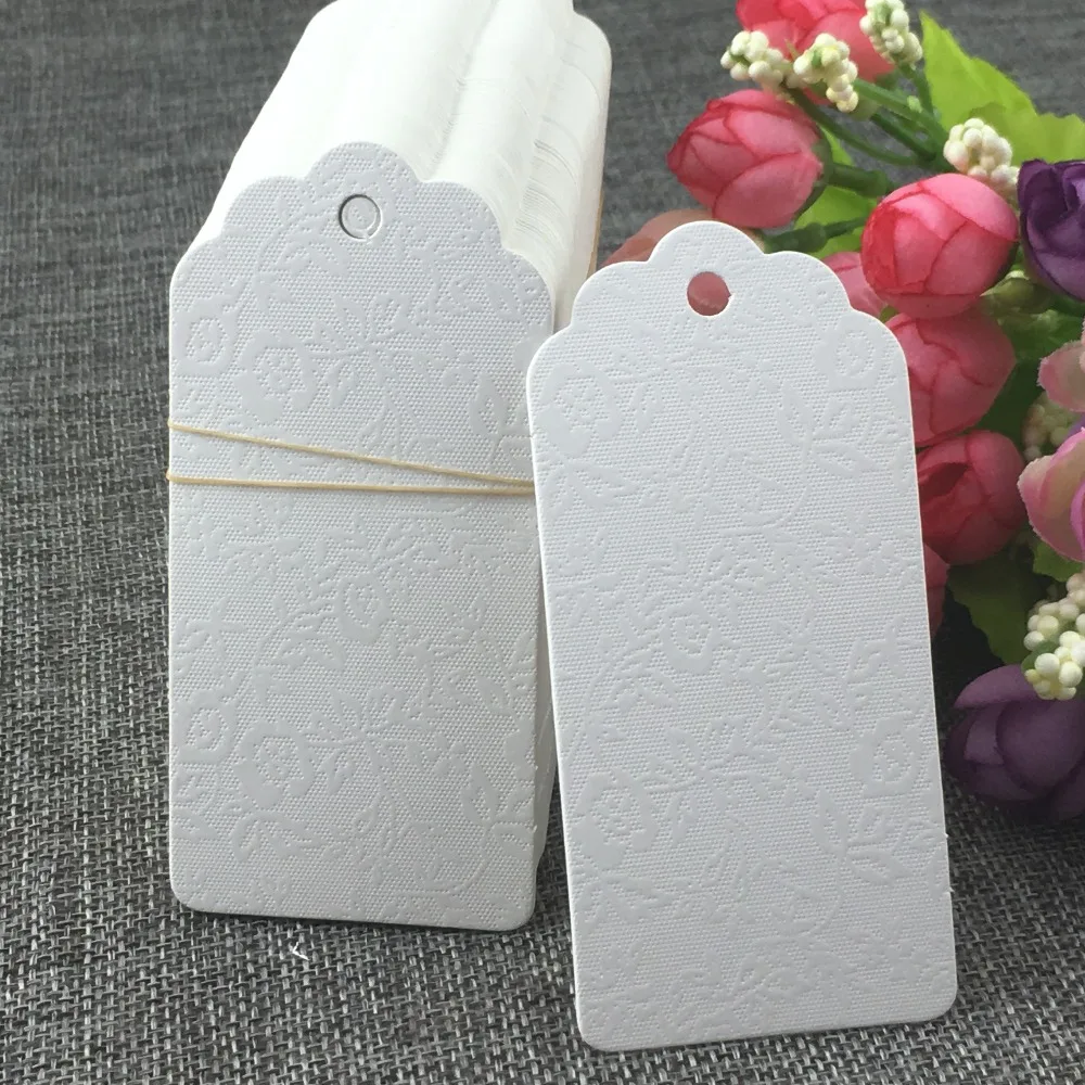 500pcs 9.5*4.5cm White Garment Tags Emboss Rose Hang Tags Wedding Gift Tags Paper Price Tag Gift Packing Labels/Paper Card