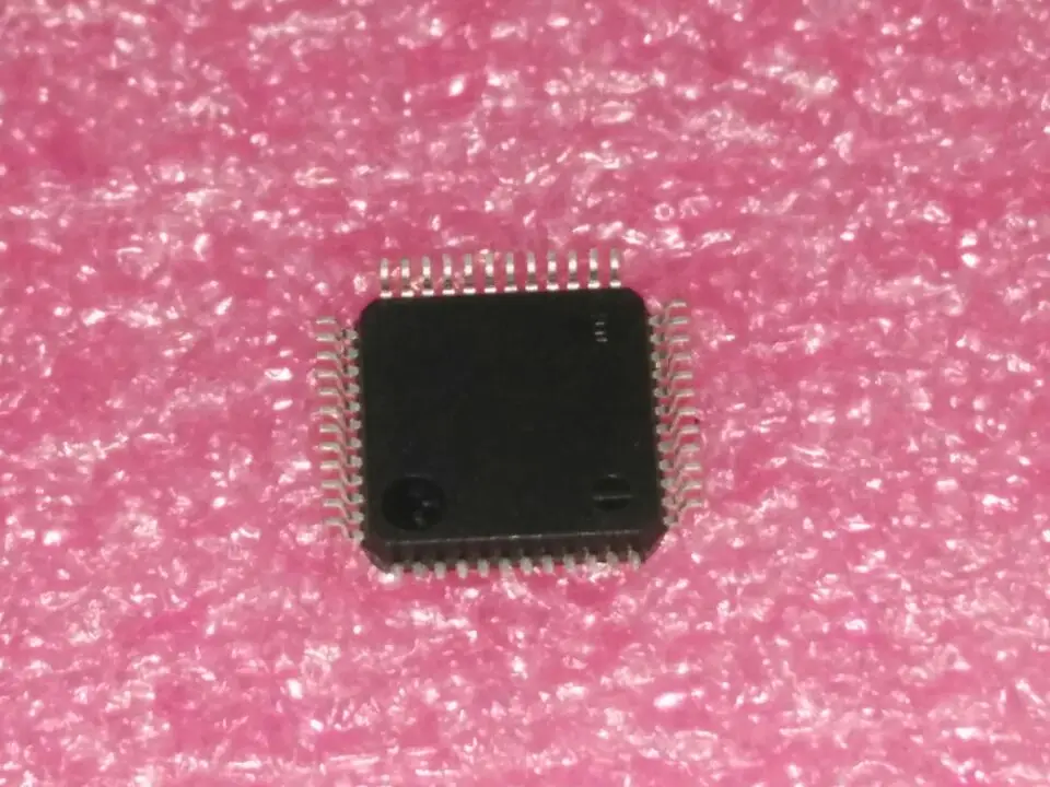 

Бесплатная доставка 50 шт./лот STM8S207C8T6 STM8S207 фотосессия новая Оригинальная фотография