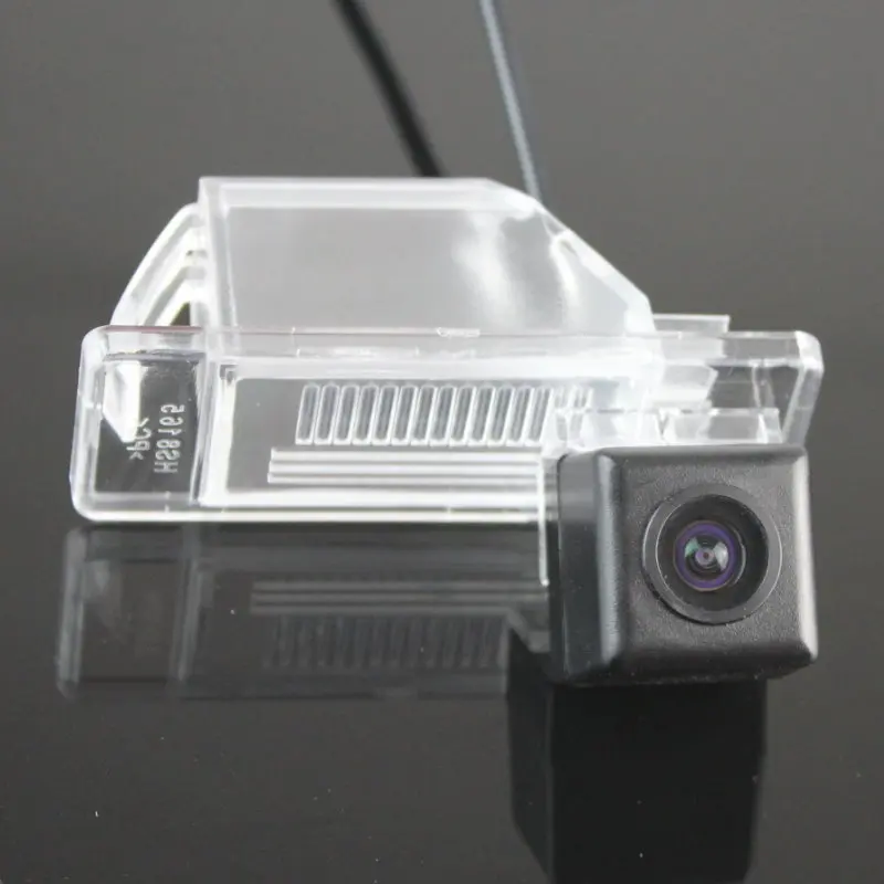 Camera Quan Sát Phía Sau Cho Xe Nissan Cú Đá 2016-2018 ParkingBack Ngược HD CCD Quàng Nam Chất Lượng Quan Sát Ban Đêm