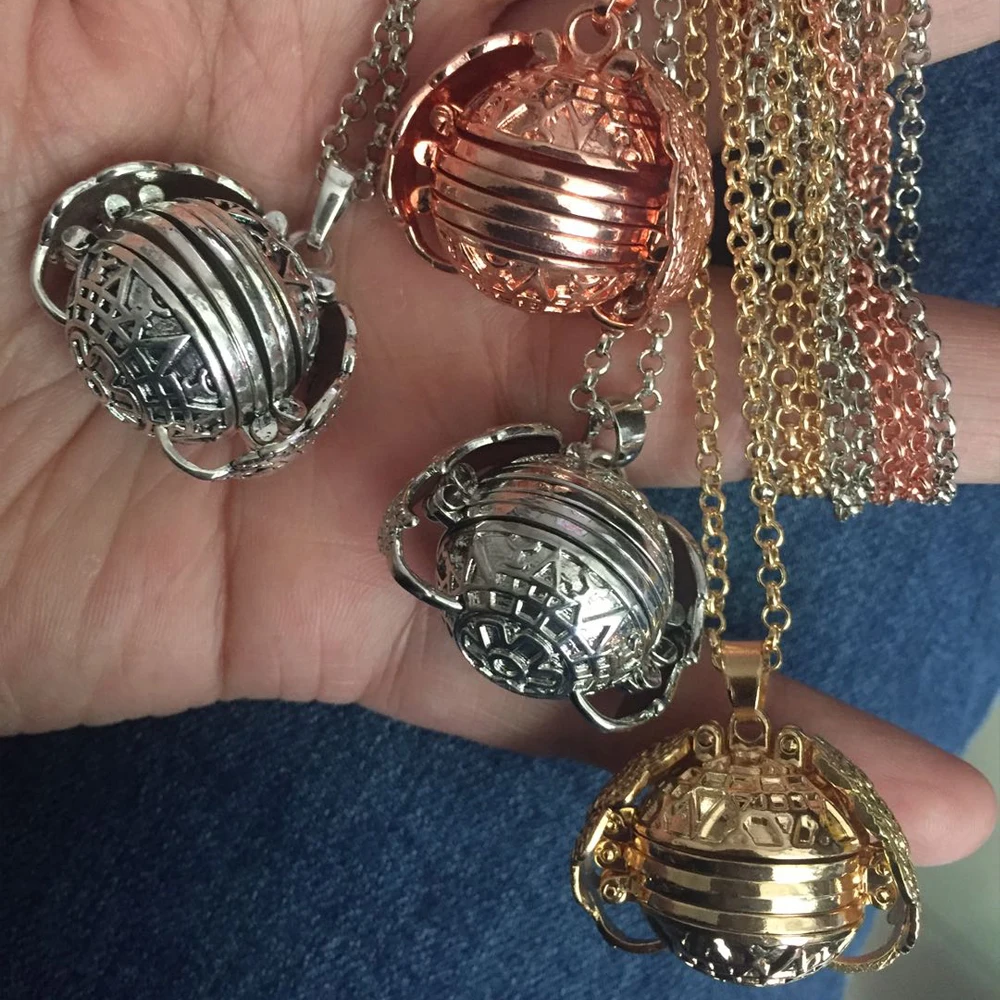 Vintage Magic Memory Fold Expand Photo Locket Pendant Necklace for Women Simple Long Chain Charm Necklace Party Boho Jewelry